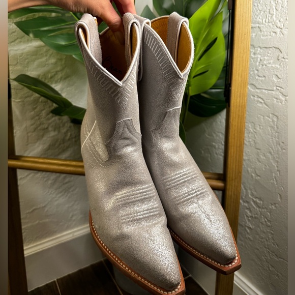 Silver Metallic Macie Bean Western Cowgirl Boots (Size 7.5) - Picture 5 of 7